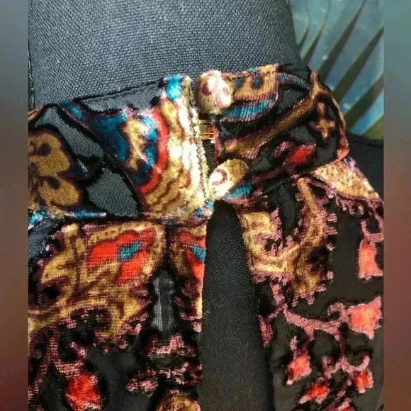 Venus Burnout cold shoulder Velvet Top size 2 - Picture 10 of 15